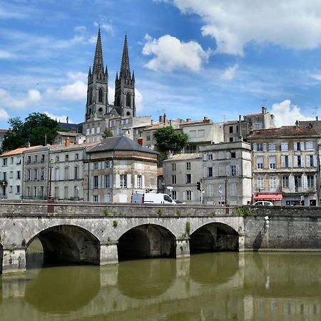 Appartement Lumineux, Wi-Fi Et Parking Prive Niort Ngoại thất bức ảnh